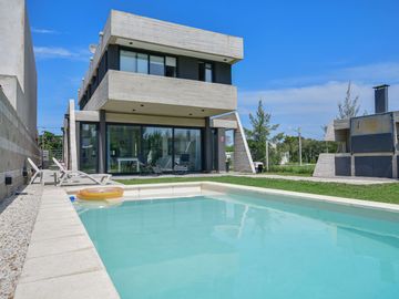 CASA EN VENTA SAN PATRICIO II LA PLATA 3 DORM