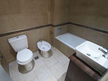VENTA DEPTO 2 AMB COCHERA BALCON AMENITIES URQUIZA
