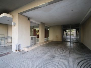 VENTA DEPTO 2 AMB COCHERA BALCON AMENITIES URQUIZA