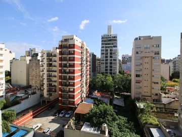 VENTA DEPTO 2 AMB COCHERA BALCON AMENITIES URQUIZA