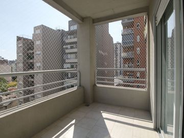 VENTA DEPTO 2 AMB COCHERA BALCON AMENITIES URQUIZA