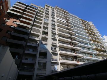 VENTA DEPTO 2 AMB COCHERA BALCON AMENITIES URQUIZA