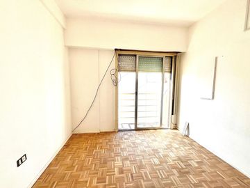 DPTO EN TORRE 3 AMB  C BALCON FINANCIACION