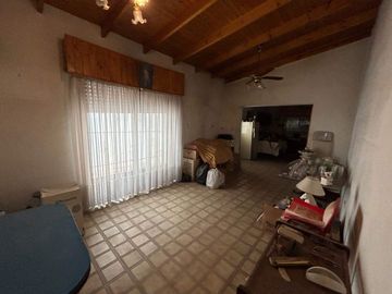 Casa en venta de 3 dormitorios c/ cochera en Villa Mitre
