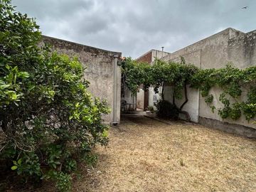 Casa en venta de 3 dormitorios c/ cochera en Villa Mitre