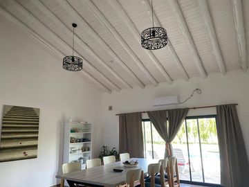 Chalet en venta de 4 dormitorios c/ cochera en Rama Caída