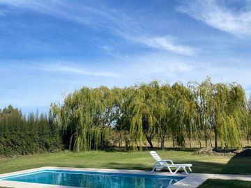 Chalet en venta de 4 dormitorios c/ cochera en Rama Caída