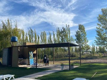 Chalet en venta de 4 dormitorios c/ cochera en Rama Caída