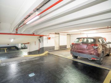 Venta departamento tipo piso cochera fija Seg 24 h
