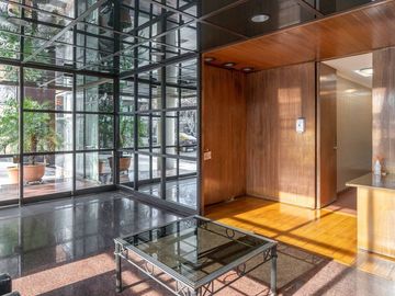 Venta departamento tipo piso cochera fija Seg 24 h