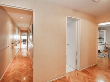 Venta departamento tipo piso cochera fija Seg 24 h