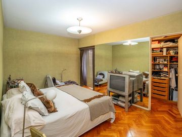 Venta departamento tipo piso cochera fija Seg 24 h