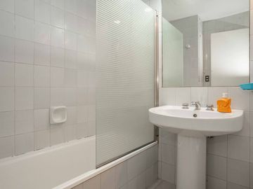 Venta departamento tipo piso cochera fija Seg 24 h