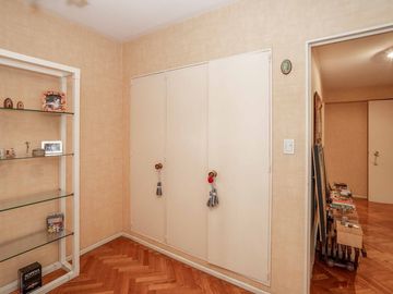 Venta departamento tipo piso cochera fija Seg 24 h