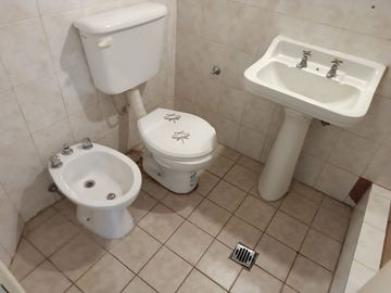 VENTA DEPART. 3AMBs. 1° PISO X ESCALERA. CABALLITO