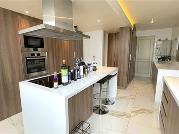 Departamento en Venta en El Golf Isidora Goyenechea | Departamento venta 2D3B todo remodelado Gran vista y ubicacion privilegiada | Las Condes