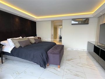 Departamento en Venta en El Golf Isidora Goyenechea | Departamento venta 2D3B todo remodelado Gran vista y ubicacion privilegiada | Las Condes
