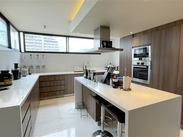 Departamento en Venta en El Golf Isidora Goyenechea | Departamento venta 2D3B todo remodelado Gran vista y ubicacion privilegiada | Las Condes