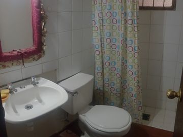 VENTA CASA BARRIO RESIDENCIAL EN PASAJE CERRADO