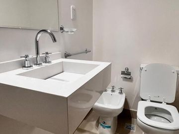 Cerviño y Lafinur - LOFT Totalmente Reciclado con Balcón - Palermo Chico