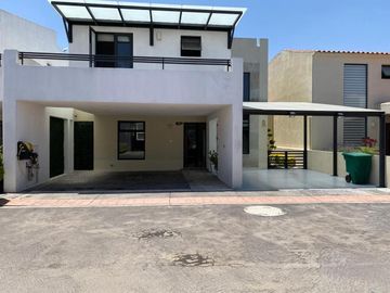 CASA EN VENTA EN METEPEC, EN EL CASTAÑO CON TERRAZA