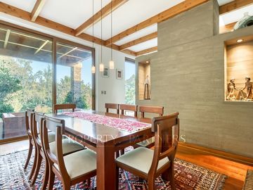 Moderna casa El Huinganal