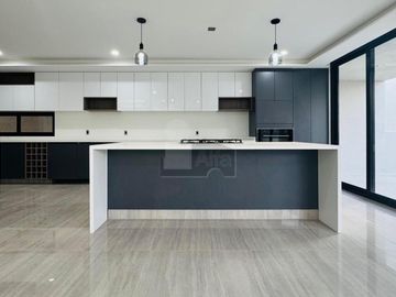 Casa en venta en Querétaro. Fraccionamiento Altozano.