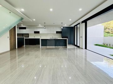 Casa en venta en Querétaro. Fraccionamiento Altozano.