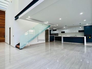 Casa en venta en Querétaro. Fraccionamiento Altozano.