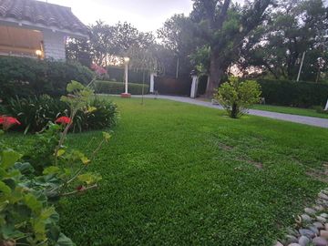 Casaquinta en Venta -