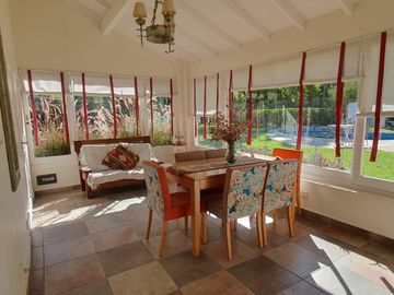 Casaquinta en Venta -