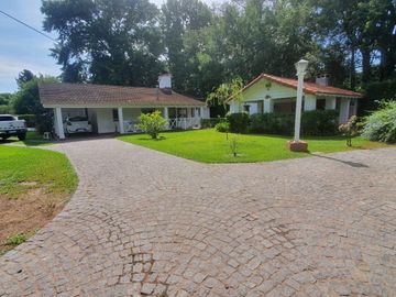 Casaquinta en Venta -
