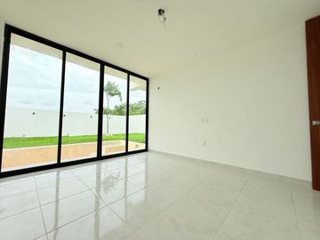 Casa en Privada Residencial en Sitpach