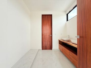 Casa en Privada Residencial en Sitpach