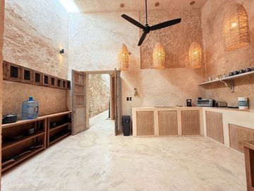 BELLA CASA EN VENTA UBICADA EN EL CENTRO DE MÉRIDA, SAN JUAN.