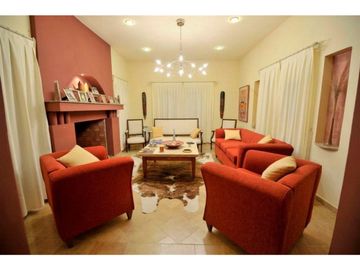 EL BOSQUE CASA EN VENTA  5 DORMITORIOS