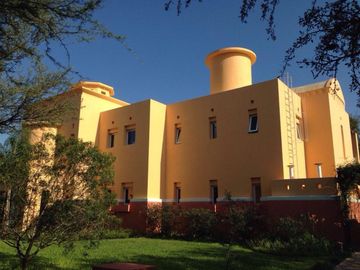 EL BOSQUE CASA EN VENTA  5 DORMITORIOS
