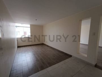 VENTA DE CASA EN LA PERLA CALLAO JUNTO AL PARQUE