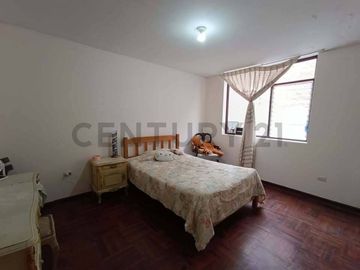 VENTA DE CASA EN LA PERLA CALLAO JUNTO AL PARQUE