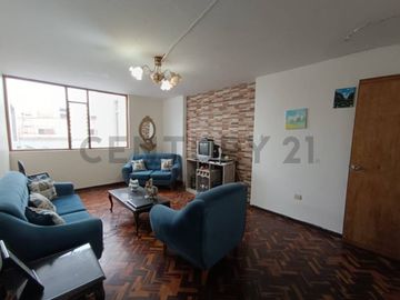 VENTA DE CASA EN LA PERLA CALLAO JUNTO AL PARQUE