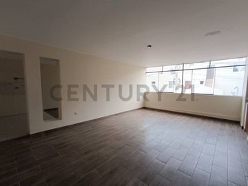 VENTA DE CASA EN LA PERLA CALLAO JUNTO AL PARQUE