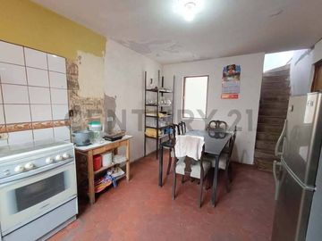 VENTA DE CASA EN LA PERLA CALLAO JUNTO AL PARQUE