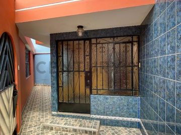 Excelente oportunidad Casa de 2 Pisos en San Martín de Porres