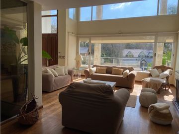 CASA LUXURY EN CARILÓ ALQUILER TEMPORAL A METROS DEL MAR