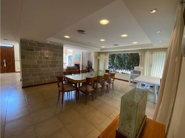 CASA LUXURY EN CARILÓ ALQUILER TEMPORAL A METROS DEL MAR