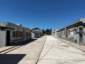 venta complejo a estrenar casas y dúplex luzuriaga