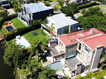 VENTA CASA 7 AMB EN CABOS DEL LAGO - NORDELTA