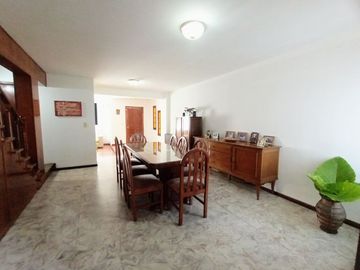 VENTA CASA 4 AMB CON PARQUE EZPELETA, QUILMES