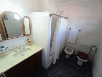 VENTA CASA 4 AMB CON PARQUE EZPELETA, QUILMES