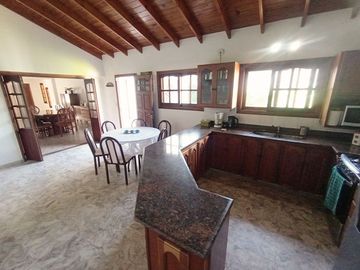 VENTA CASA 4 AMB CON PARQUE EZPELETA, QUILMES